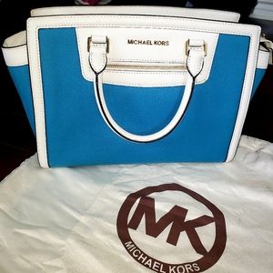 MICHAEL KORS - SELMA STYLE IN SUMMER BLUE